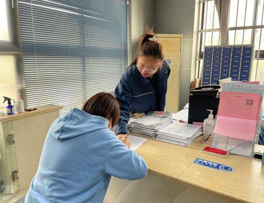 簡篇-【初心產(chǎn)發(fā) 四融五有】“五一”我在崗丨堅守詮釋責任 服務彰顯擔當