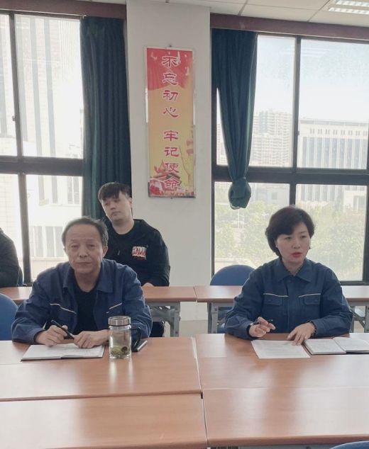 簡篇-【初心產(chǎn)發(fā) 四融五有】“五一”我在崗丨堅守詮釋責任 服務彰顯擔當