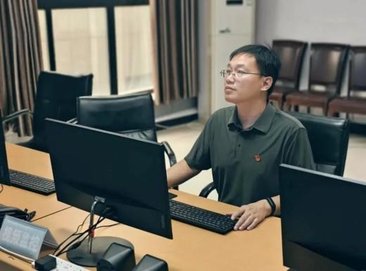 簡篇-初心產(chǎn)發(fā)·紅心向黨 | 吳可德:深耕細(xì)作篤前行 賡續(xù)民生勇?lián)?dāng)