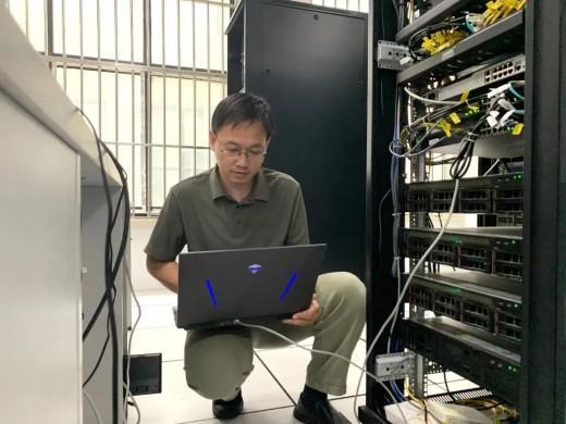 簡篇-初心產(chǎn)發(fā)·紅心向黨 | 吳可德:深耕細(xì)作篤前行 賡續(xù)民生勇?lián)?dāng)